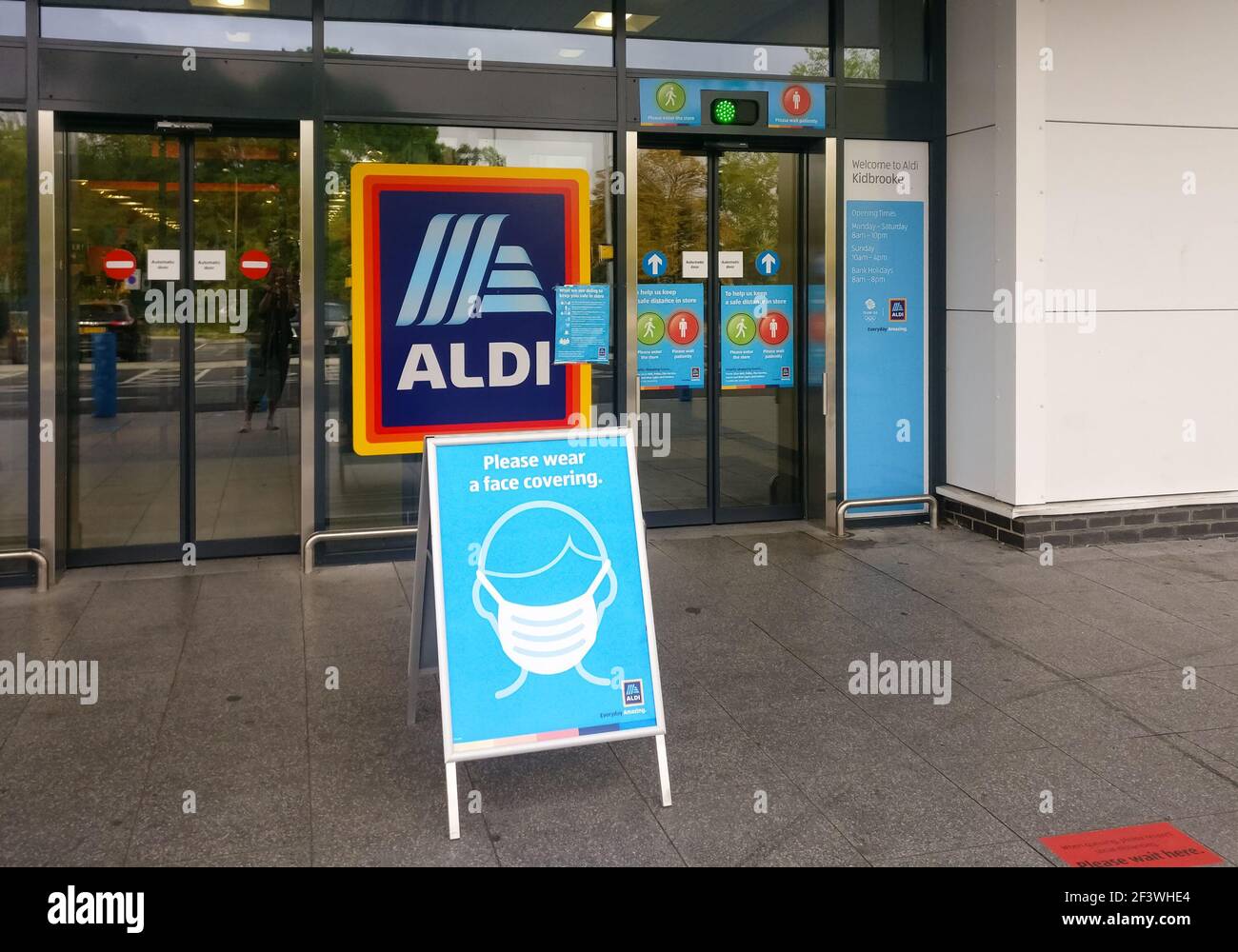Aldi supermarket ad -Fotos und -Bildmaterial in hoher Auflösung – Alamy