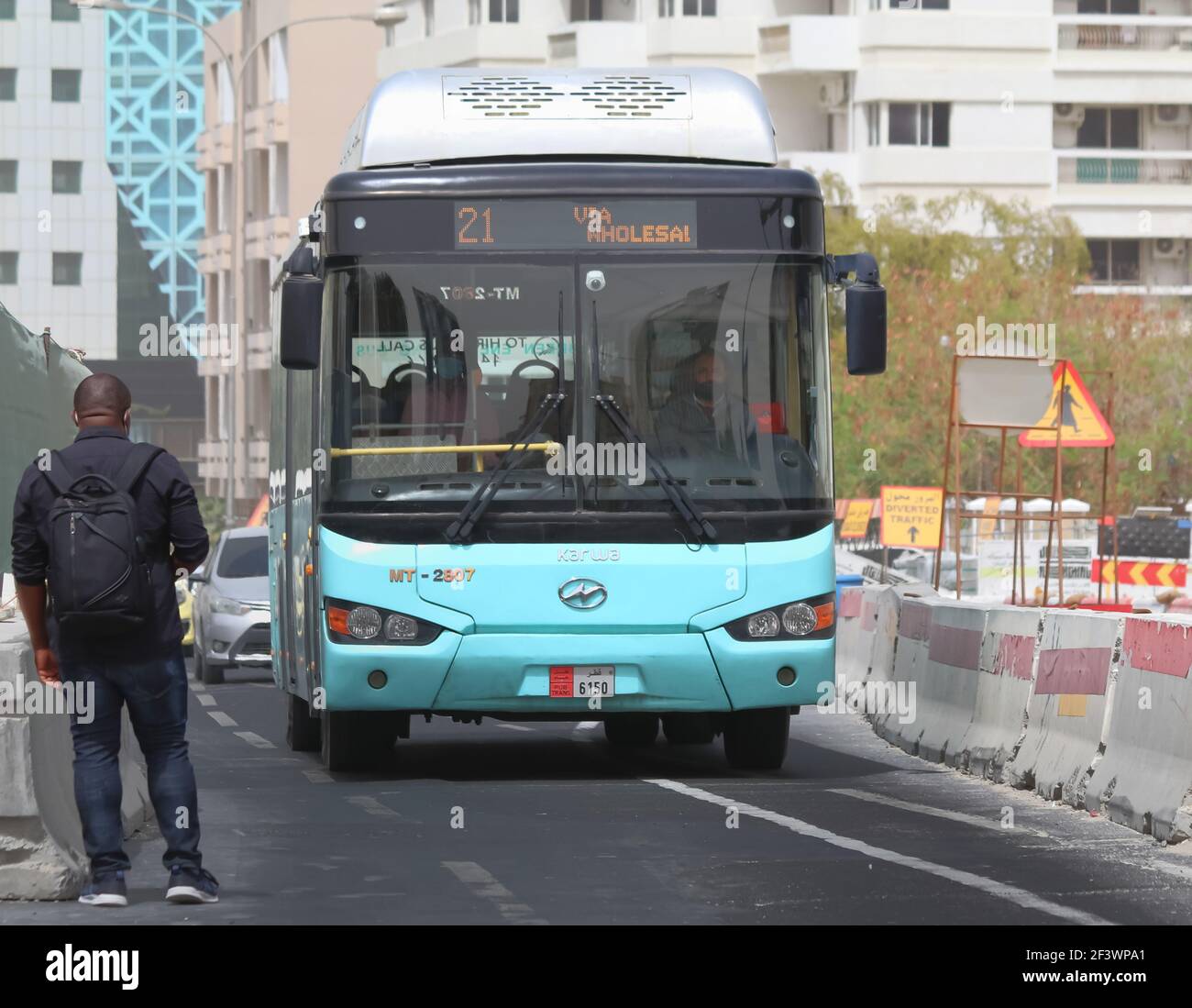 Ein Blick auf den öffentlichen Nahverkehr Bus, der alle wichtigen Ziel in Doha, Katar verbindet Stockfoto
