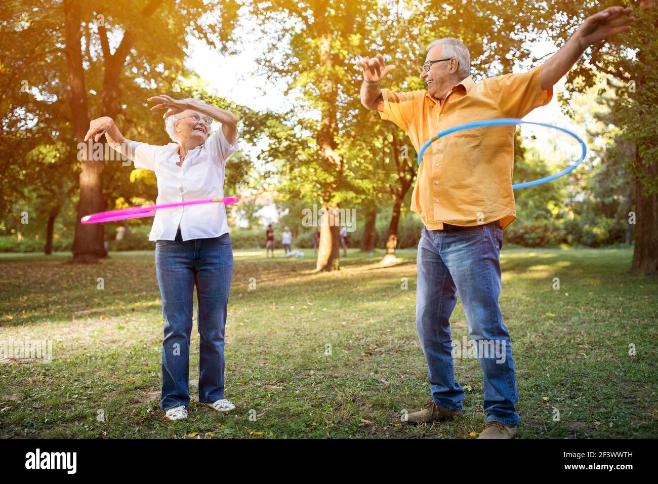 Lustige Senioren Stockfotos und -bilder Kaufen - Alamy