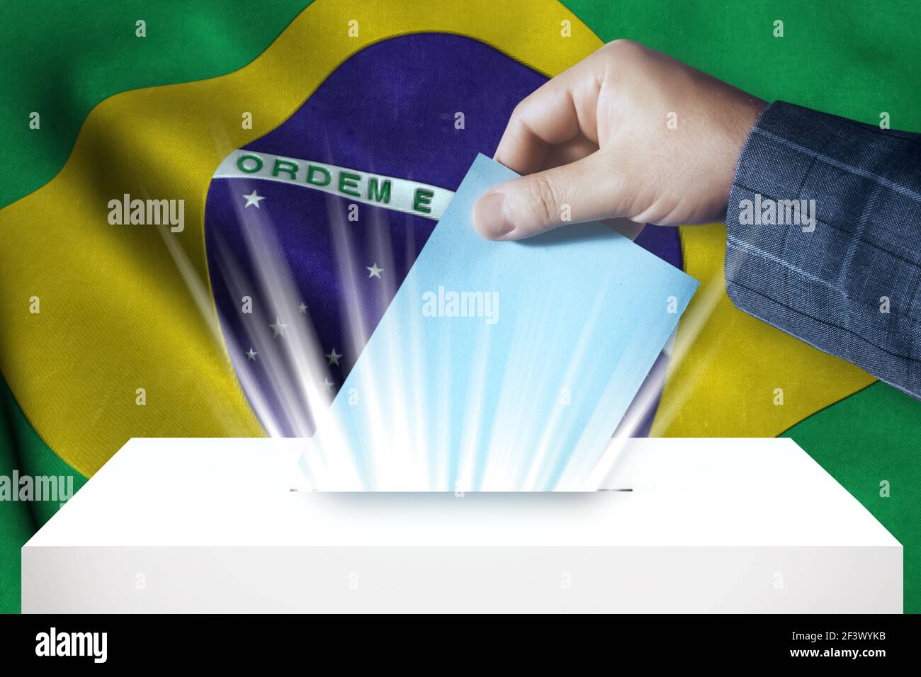 Brasilien - Abstimmung Über Die Wahlurne Mit Nationaler Flagge Hintergrund Stockfoto