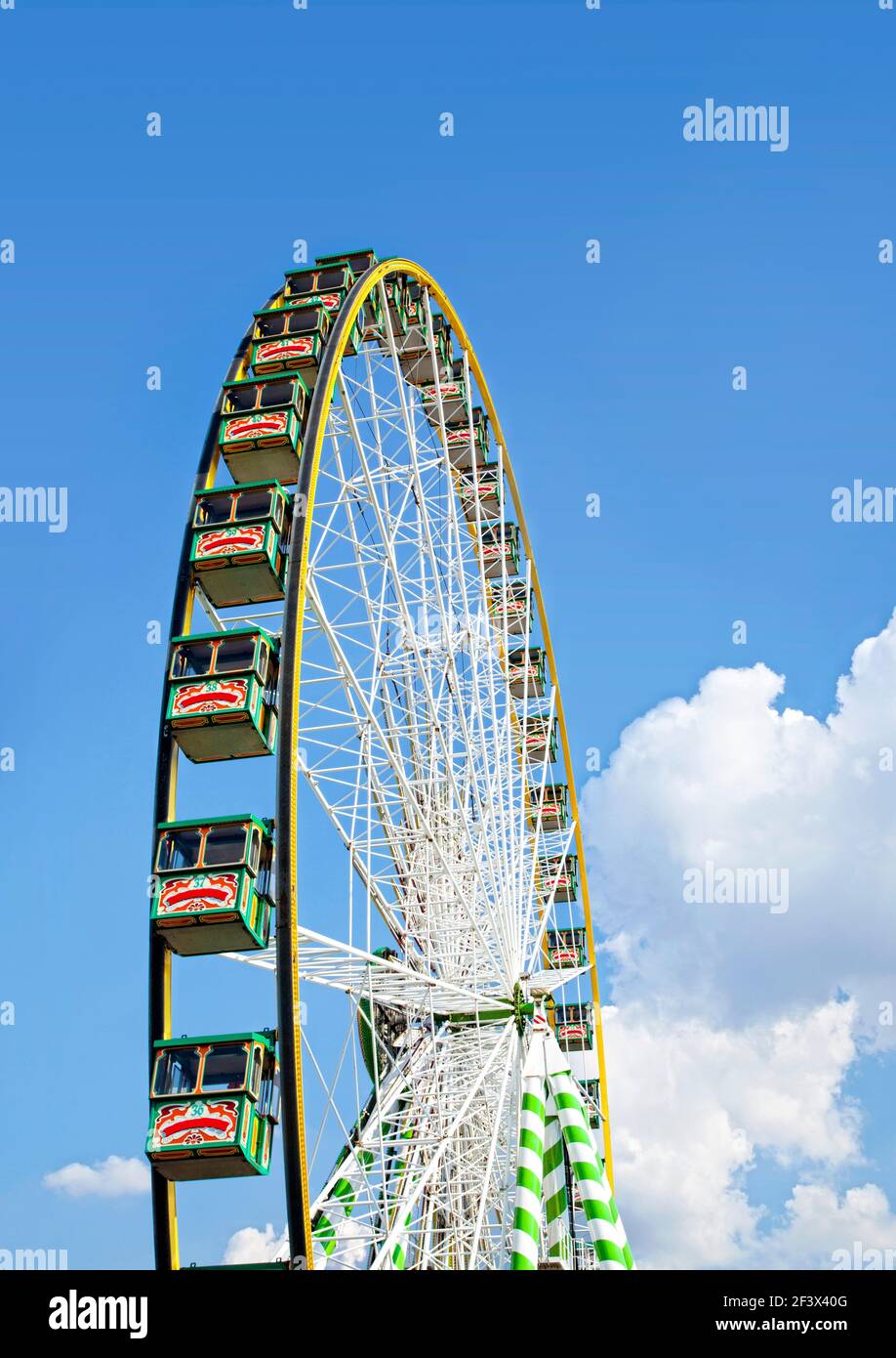 Riesenrad auf der Kirmes am Rhein in Düsseldorf Stockfoto
