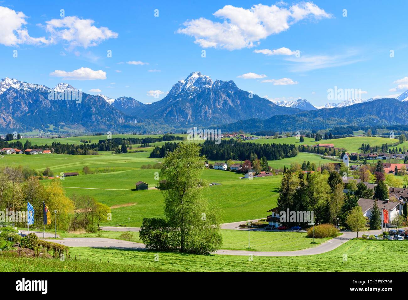 Schöne Natur an der Grenze im östlichen Allgäu auf einem Frühling Nachmittag Stockfoto
