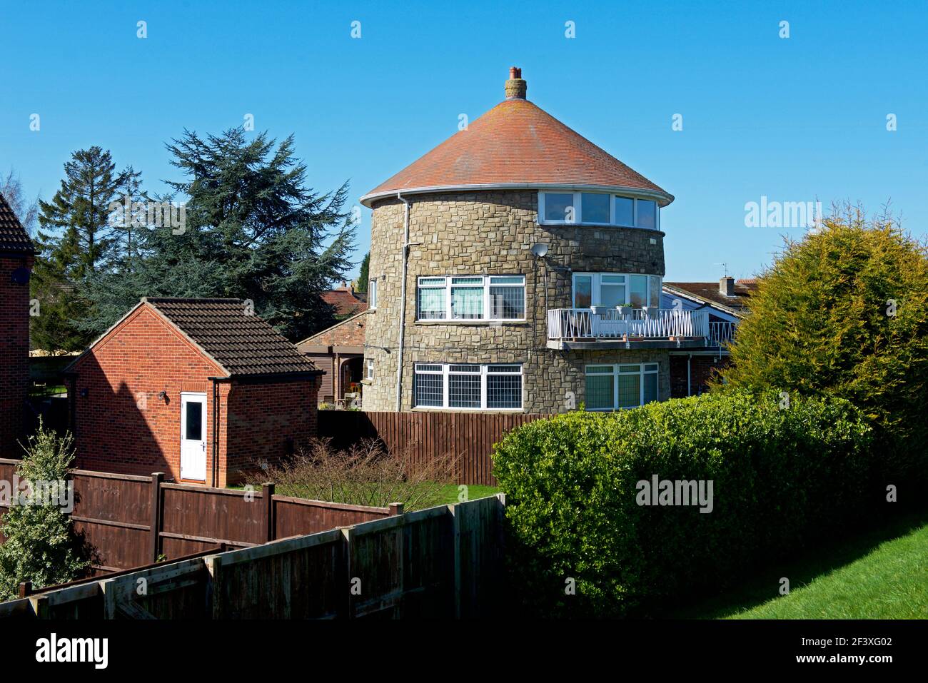 Alte Windmühle in Haus umgewandelt, in Hook, East Yorkshire, England Stockfoto