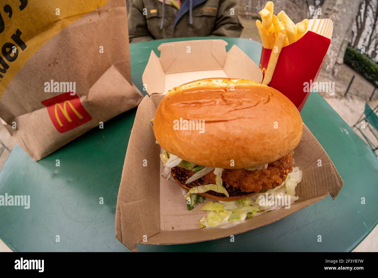Ab Wann Gibt Es Mittagessen Bei Mcdonald's www.alamy.de