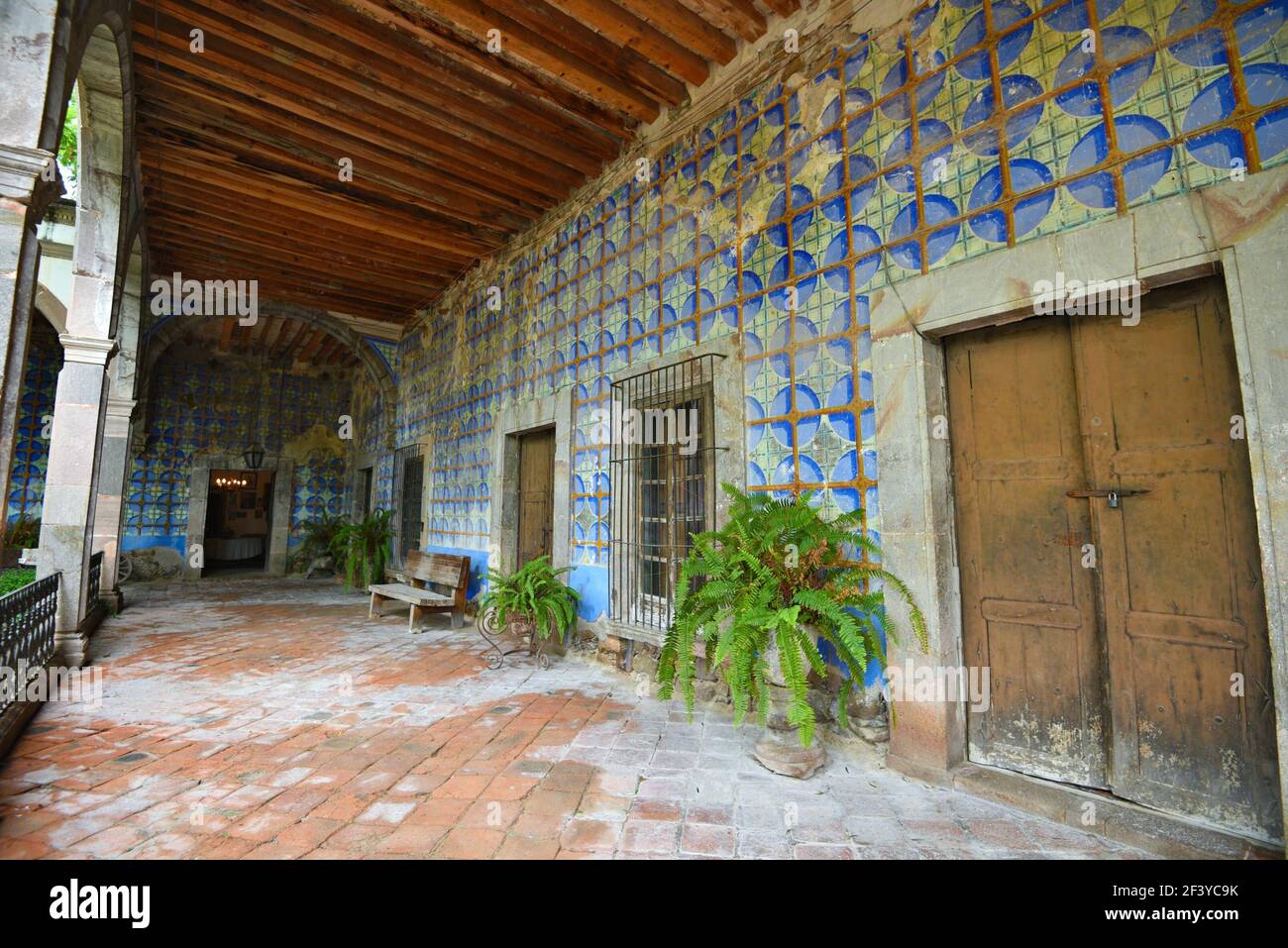 Talavera Fliese Außenveranda Wand der kolonialen Hacienda de Peopillos in Villa Hidalgo, San Luis Potosí Mexiko. Stockfoto