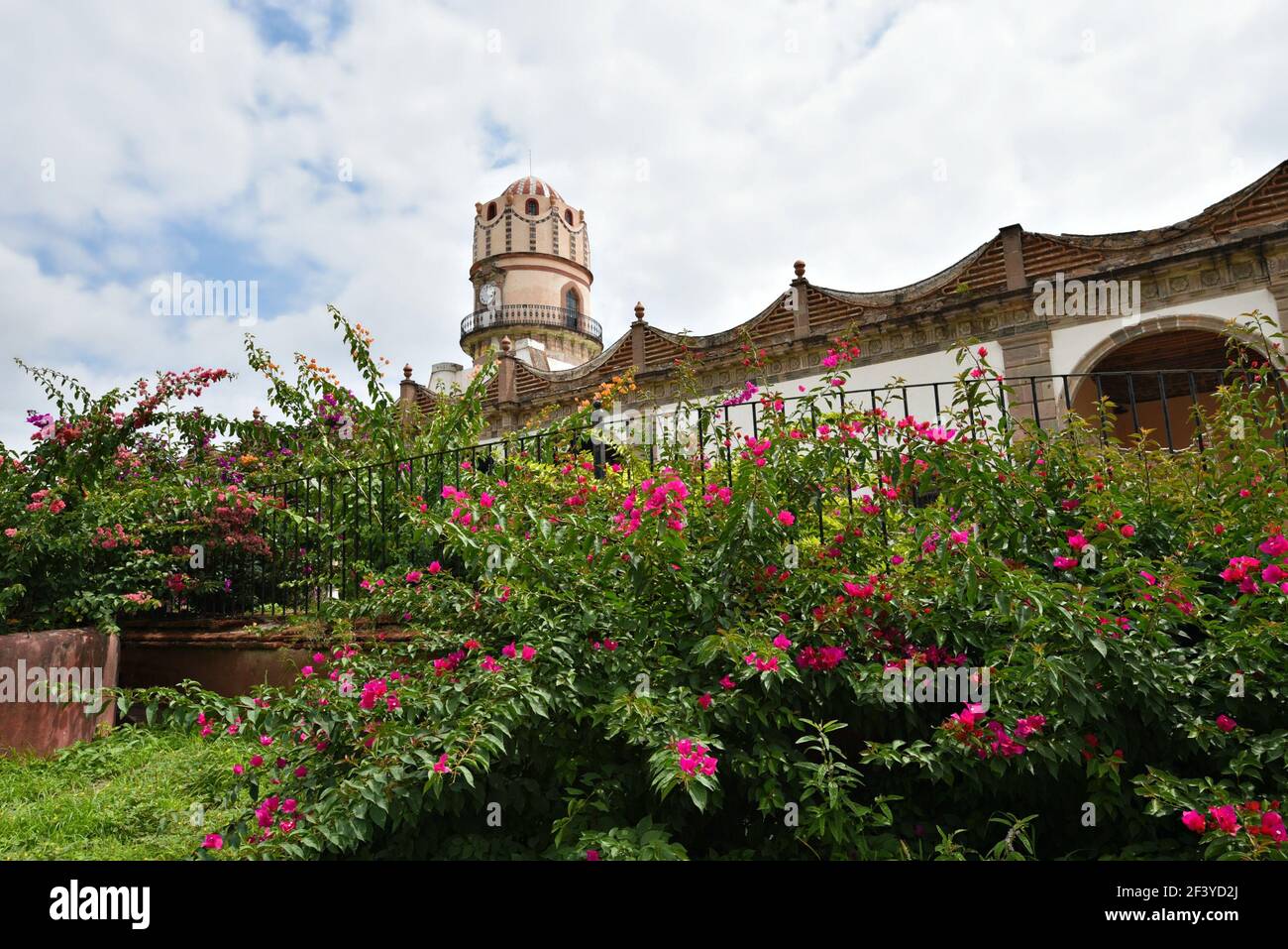 Malerische Landschaft mit Blick auf die koloniale Hacienda de Peopillos in der Villa Hidalgo, San Luis Potosí Mexiko. Stockfoto