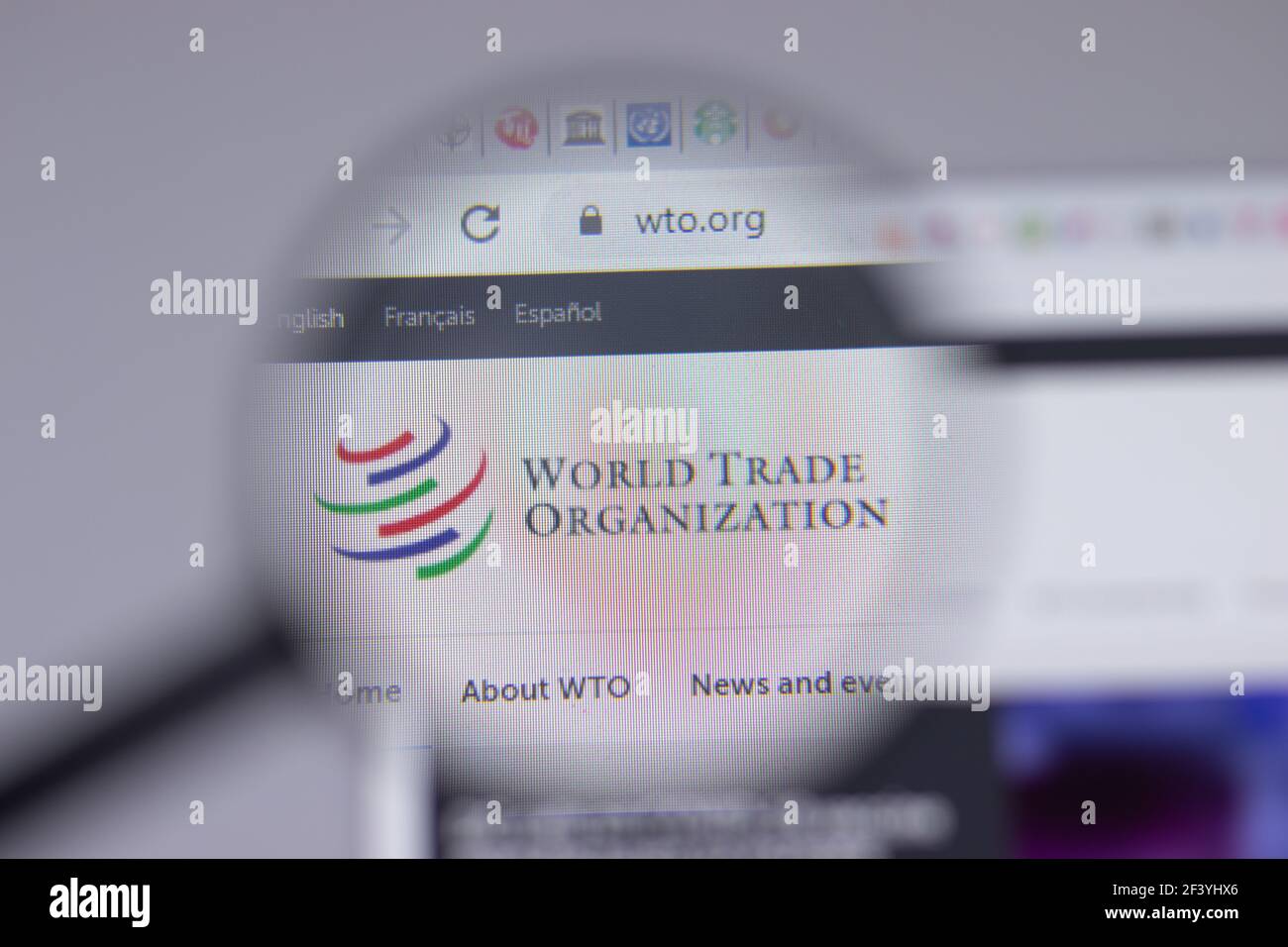 New York, USA - 18. März 2021: Welthandelsorganisation WTO-Firmenlogo-Symbol auf Website, illustrative Editorial Stockfoto New York, USA - 18. März 2021: Welthandelsorganisation WTO-Firmenlogo-Symbol auf Website, illustrative Editorial Stockfoto