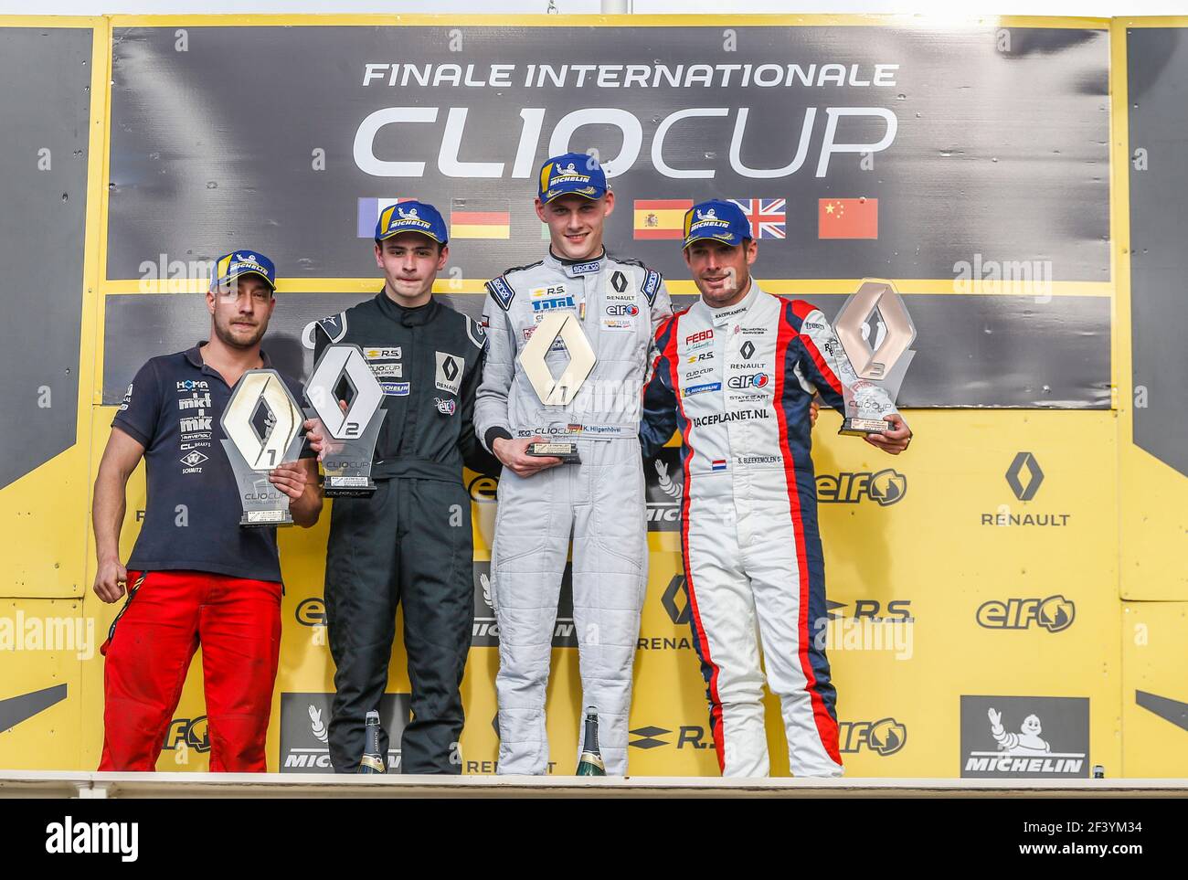 317 LEGUTKO Albert (pol.), Clio Cup Team Albert Legutko / Albert Legutko, Portrait, 388 HILGENHOVEL Kevin (deu), Clio Cup Team ETH Tuning / MSC Wahlscheid e.V, Portrait, 370 BLEEKEMOLEN Sebastiaan (ndl), Clio Cup Team Bleekemolen / Sebastiaan Bleekemolen, Portrait während des internationalen Finales 2018 clio Cup im Castellet, Circuit Paul Ricard, vom 2. Bis 4. november - Foto Jean Michel Le MEUR / DPPI Stockfoto