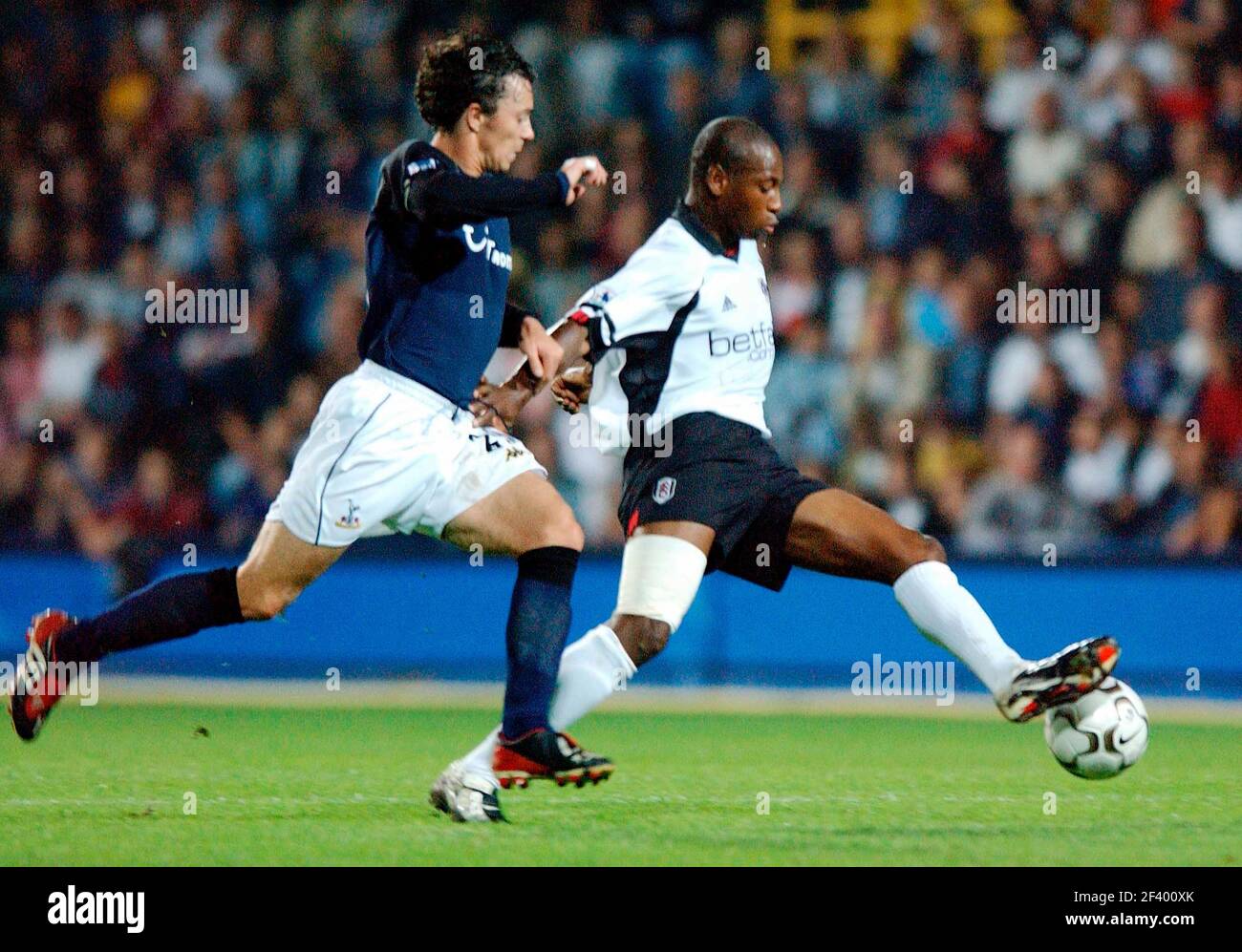 FULHAM V SPORNT BEI QPR AN 11/9/2002 BOA MORTE BILD DAVID ASHDOWN. Stockfoto