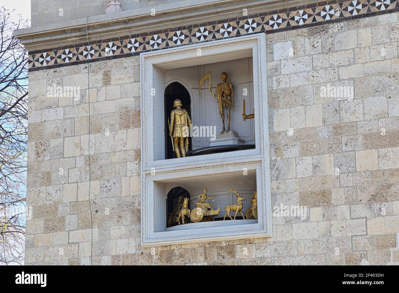 Bewegende Figuren auf dem Glockenturm des Duomo di Messina, Kathedrale von Messina, Sizilien, Italien Stockfoto