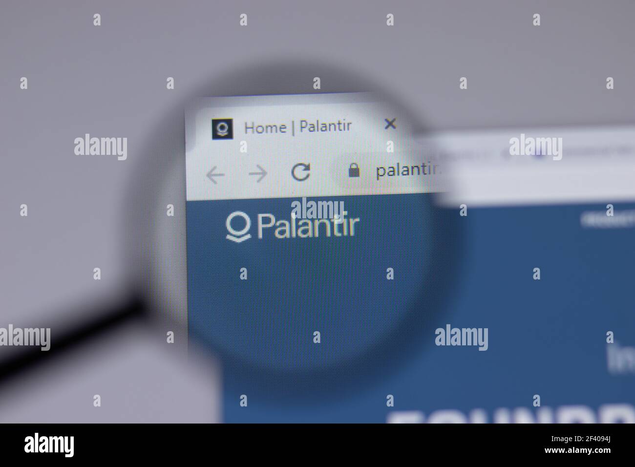 New York, USA - 18. März 2021: Firmenlogo-Symbol von Palantir Technologies auf der Website, illustrative Editorial Stockfoto