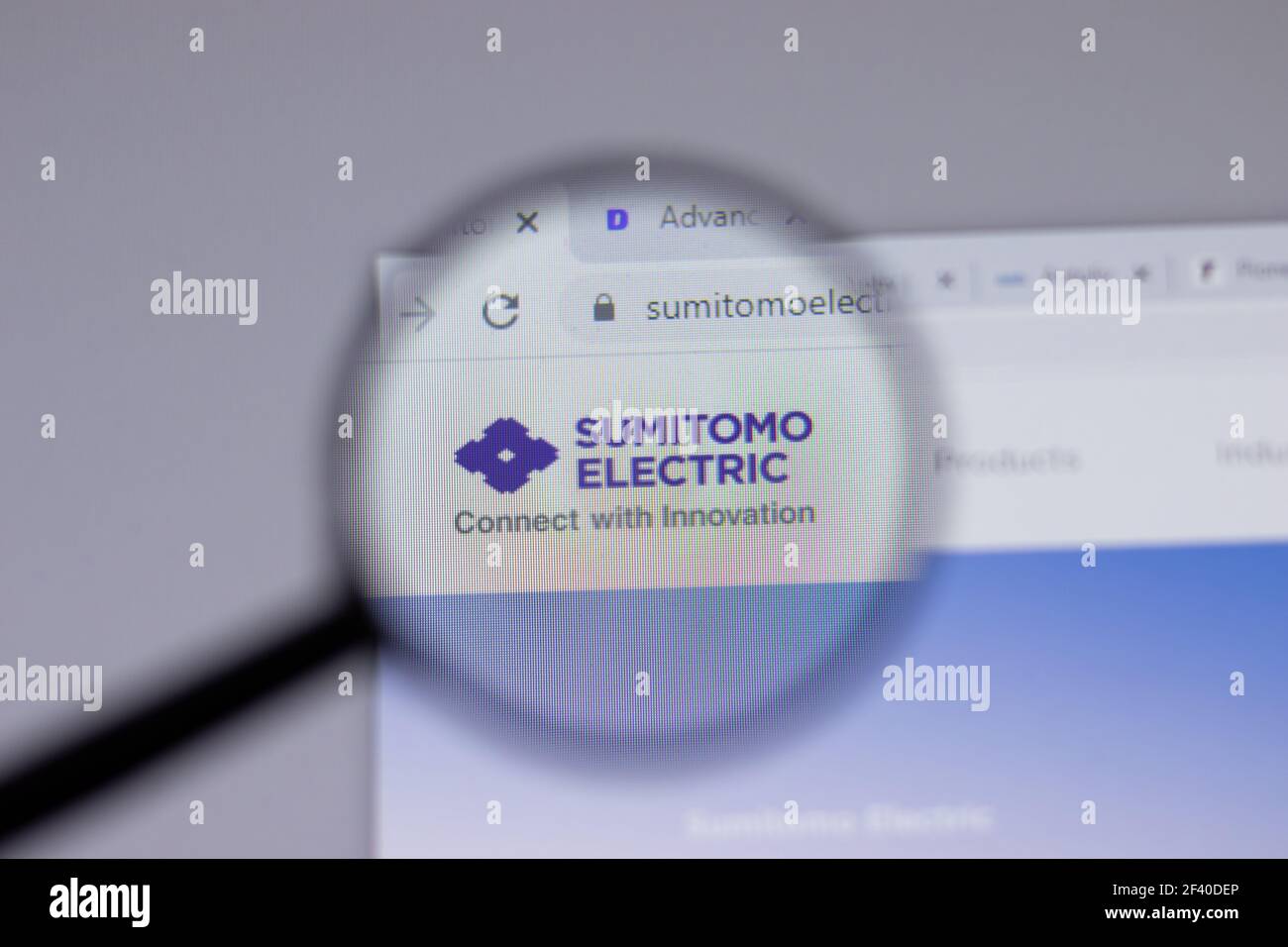 New York, USA - 18. März 2021: Sumitomo Electric Industries Firmenlogo-Symbol auf Website, illustrative Editorial Stockfoto
