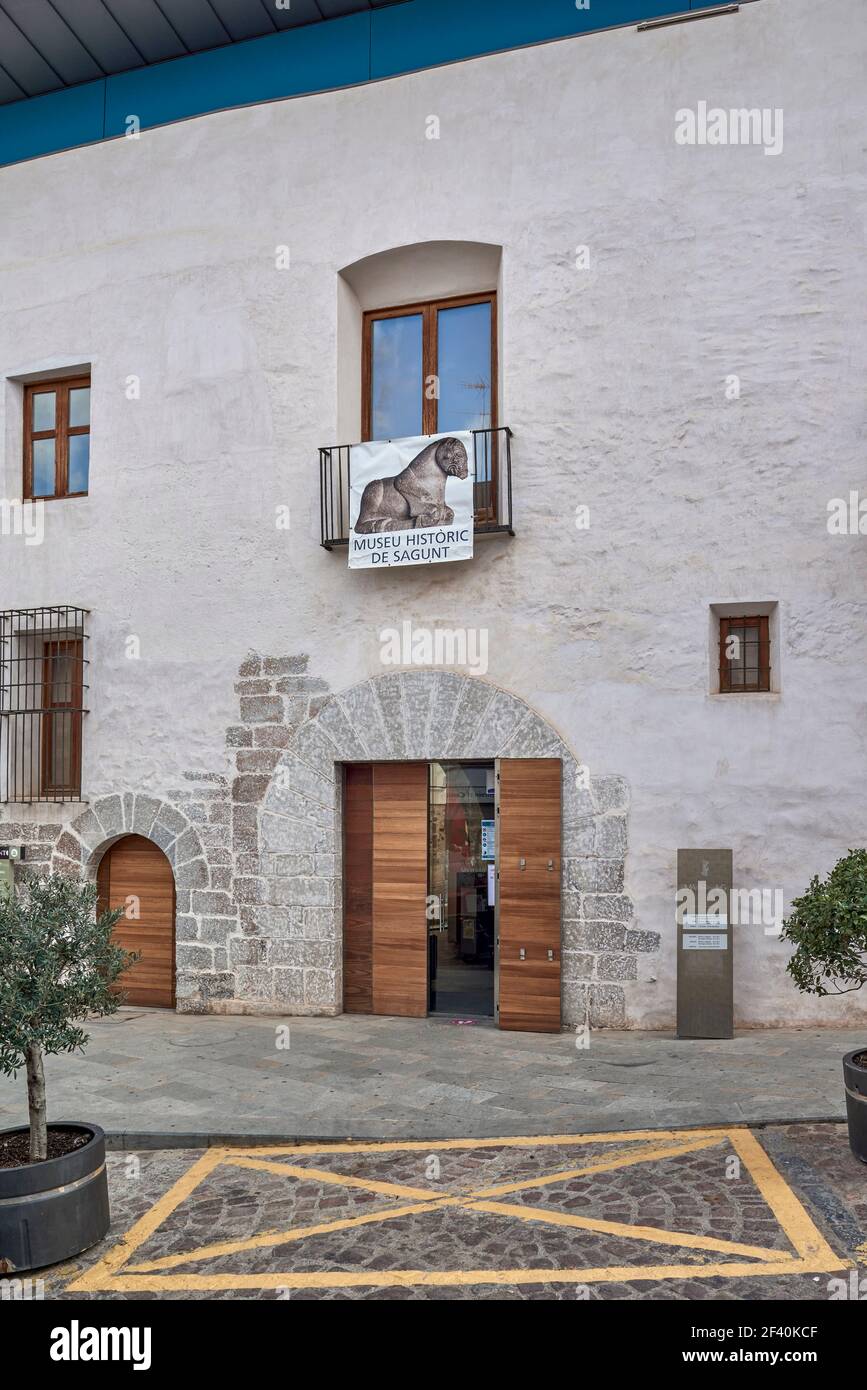 Außenfassade des historischen Museums in Castillo Straße in der Stadt Sagunto in der Provinz Valencia, Spanien, Europa Stockfoto
