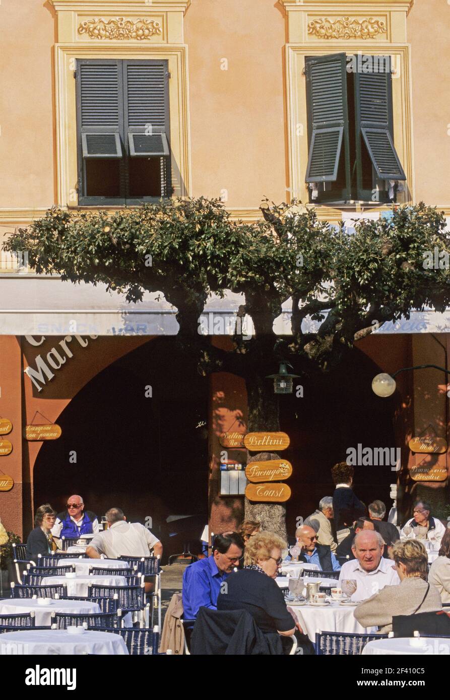 Menschen sitzen im Restaurant in Portofino, Ligurien, Italien Stockfoto
