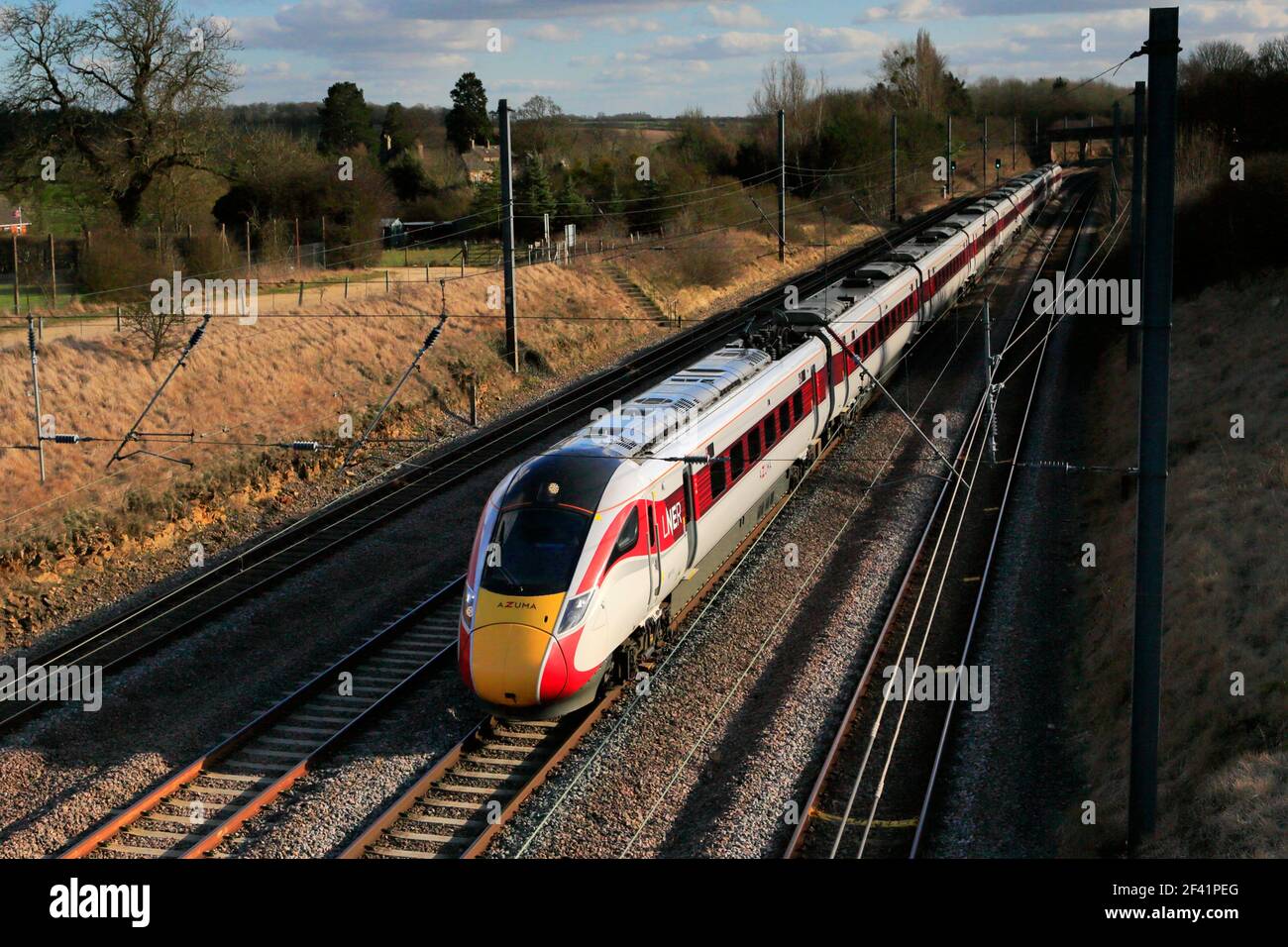 LNER Azuma Zug, Klasse 800, East Coast Main Line Railway, Newark on Trent, Nottinghamshire, England, Großbritannien Stockfoto