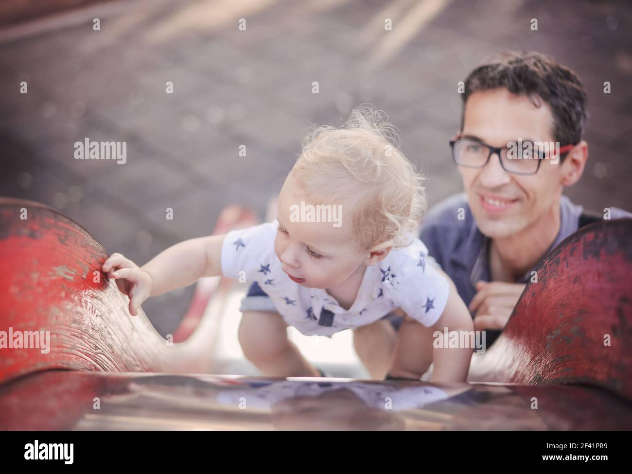 Fröhliche, entspannte und familiäre Spaß im Urlaub Stockfoto