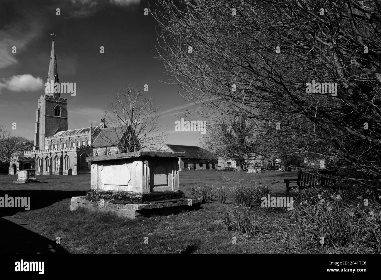 Frühlingsblick über die St. Wendredas Kirche, March Town, Cambridgeshire, England, Großbritannien Stockfoto