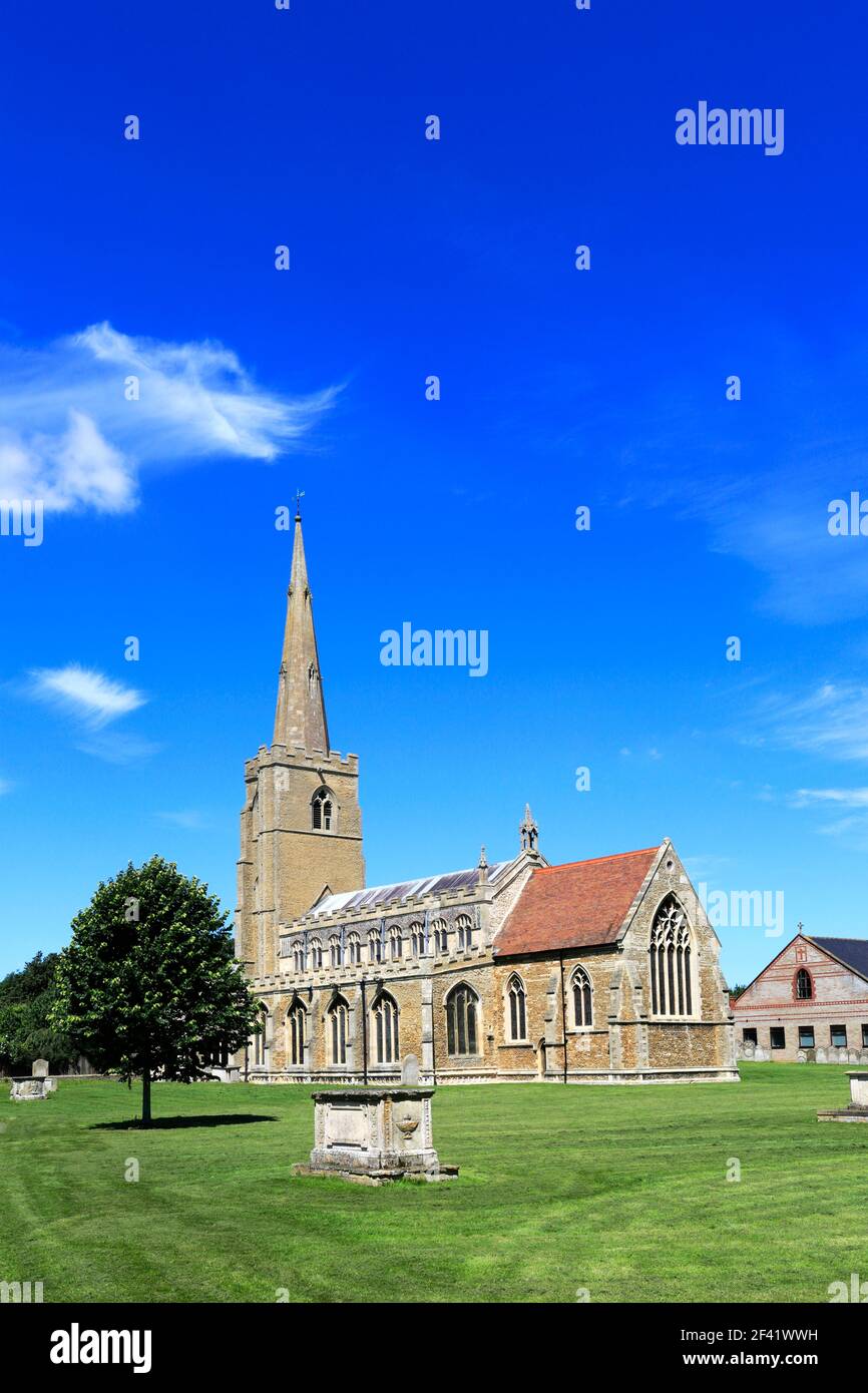 Sommeransicht über St. Wendredas Kirche, March Town, Cambridgeshire, England, Großbritannien Stockfoto