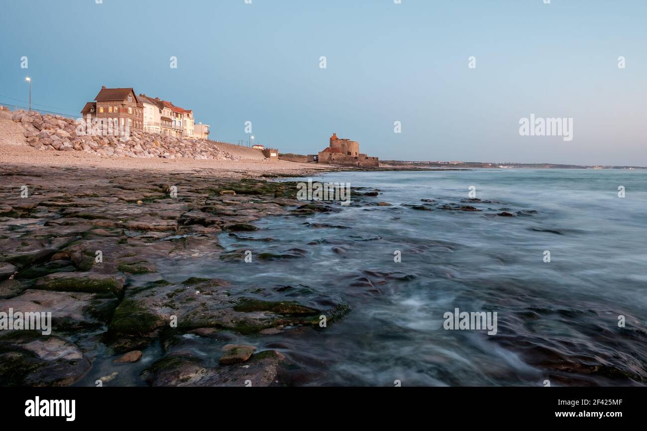 Blick auf Fort Vauban am Strand von Ambleteuse Im Norden Frankreichs Stockfoto