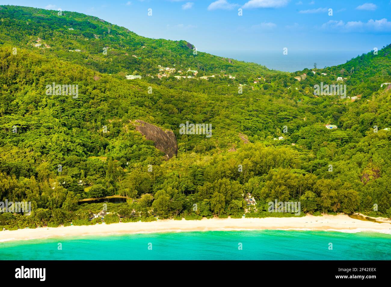 Luftaufnahme der tropischen Mahe Insel und wunderschönen Lagunen, Seychellen Stockfoto