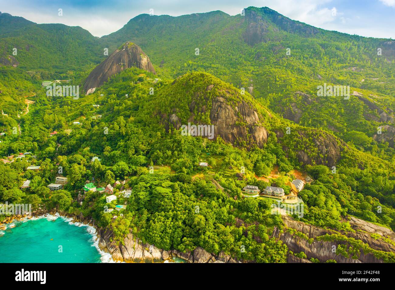 Luftaufnahme der tropischen Mahe Insel und wunderschönen Lagunen, Seychellen Stockfoto