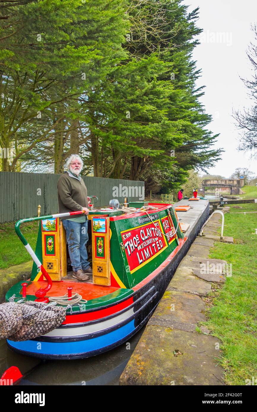 Canal Narrowboat TAY ein Teer-Boot für Fellows, Morton & Clayton im Jahr 1938 später von Thomas Clayton im Jahr 2021 auf dem Trent und Mersey Kanal gesehen gearbeitet Stockfoto