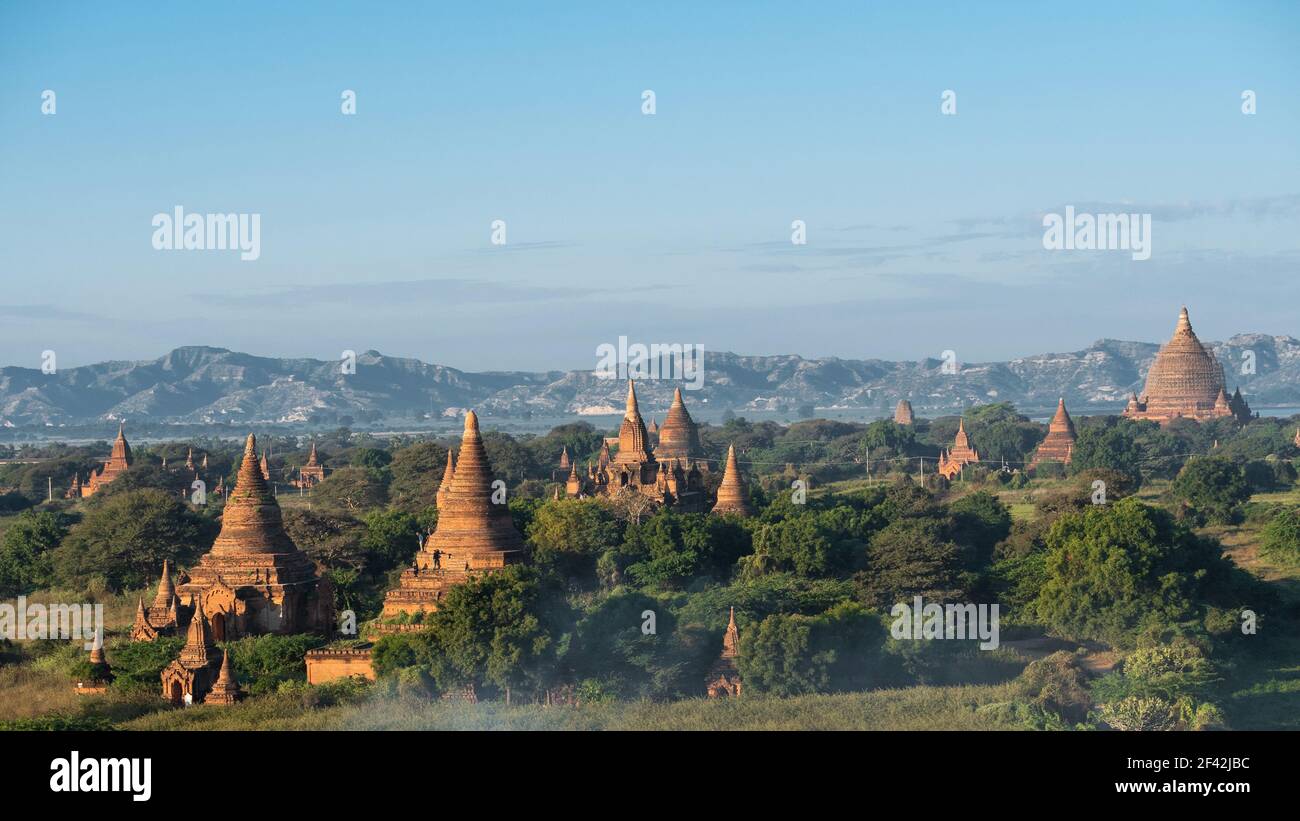 Alte buddhistische Tempel in Old Bagan, Myanmar (Burma). Stockfoto