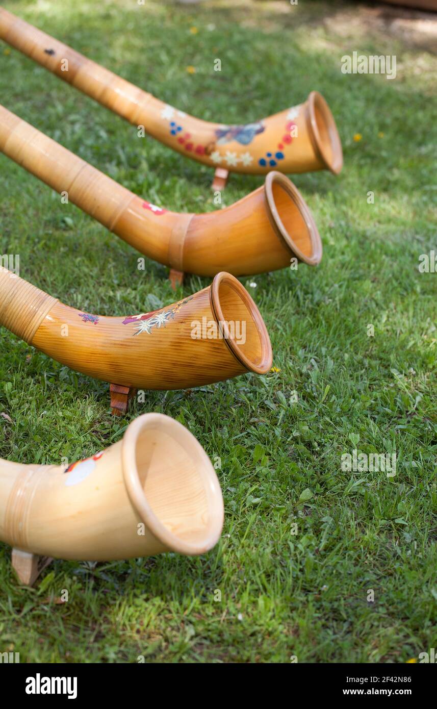 Schweizer Alphörner traditionelle Musikinstrumente Stockfoto