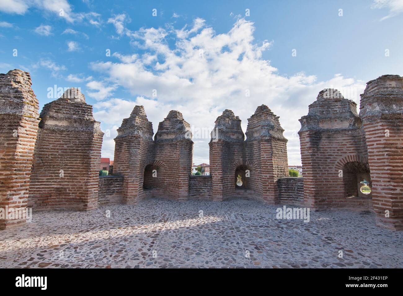 Burg Coca (Castillo de Coca) Das Hotel liegt in der Provinz Segovia Stockfoto