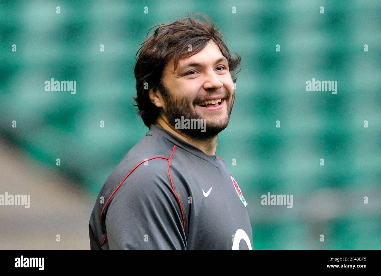 ENGLAND TRAINIERT IN TWICKENHAM FÜR IHR SECHS NATIONEN-MATCH MIT ITALIEN. NEUER CAP ALEX CORBISIERO, DER SHERIDAN ERSETZT. 11/2/2011. BILD DAVID ASHDOWN Stockfoto