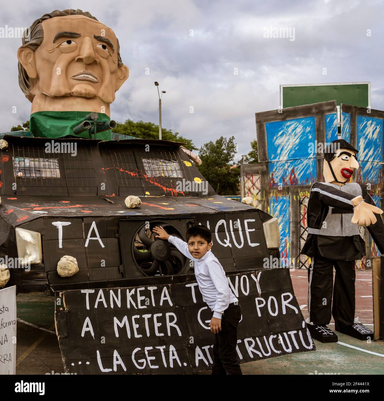 Der ecuadorianische Präsident Moreno wird in einer Papiermacherfloskel über seinen Versuch lameniert, die Gaszuschüsse abzuschaffen Stockfoto
