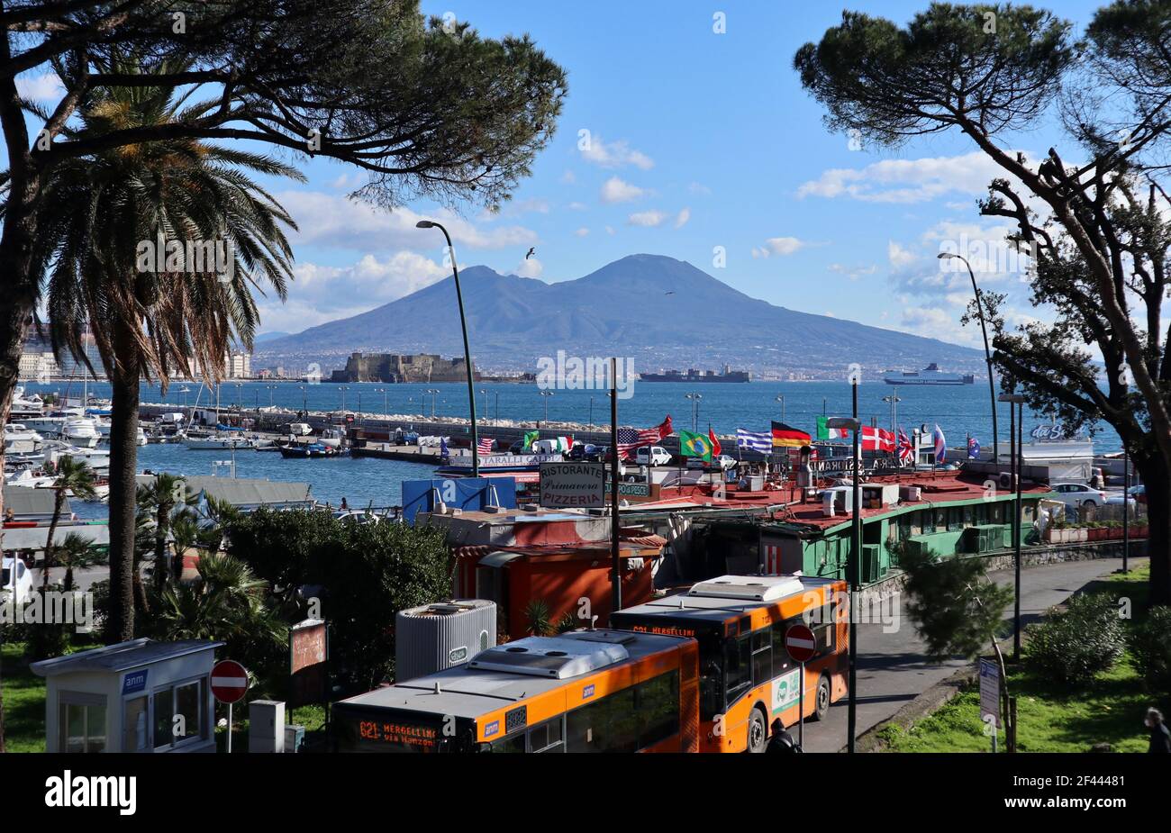 Napoli – Panorama del Vesuvio dalla Chiesa di Santa Maria Del Parto Stockfoto