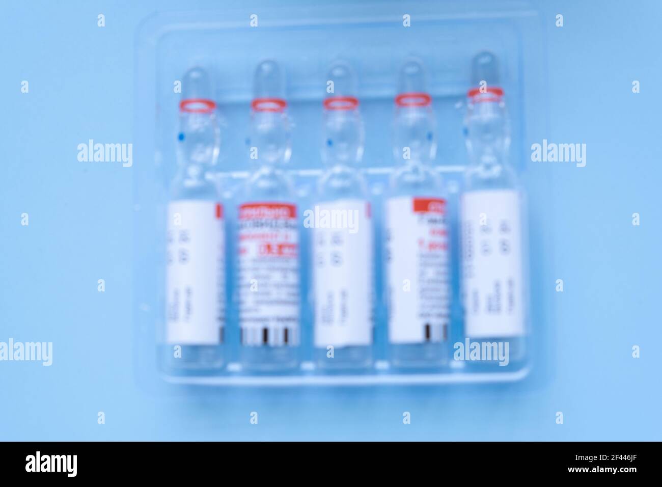Verschwommenes Bild Russischer Impfstoff gegen Coronavirus Gam-COVID-Vac, mit dem Marketingnamen Sputnik V Stockfoto