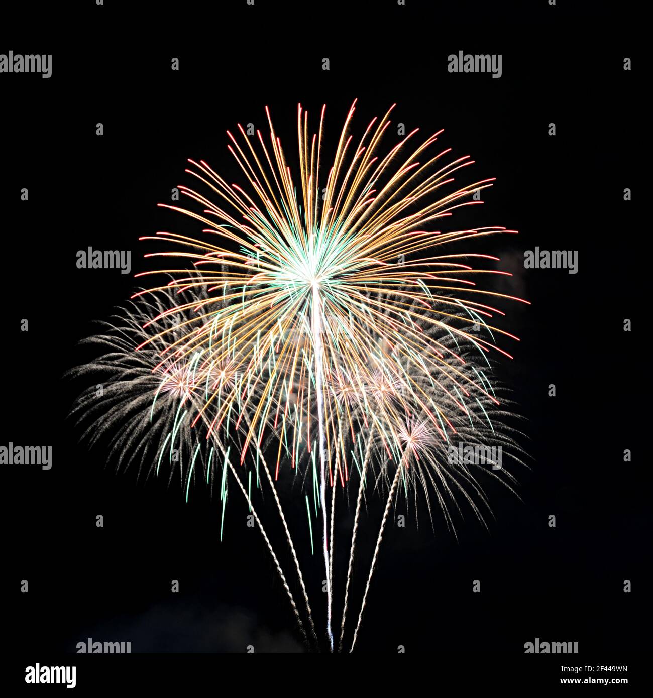Großartiges Feuerwerk Stockfoto