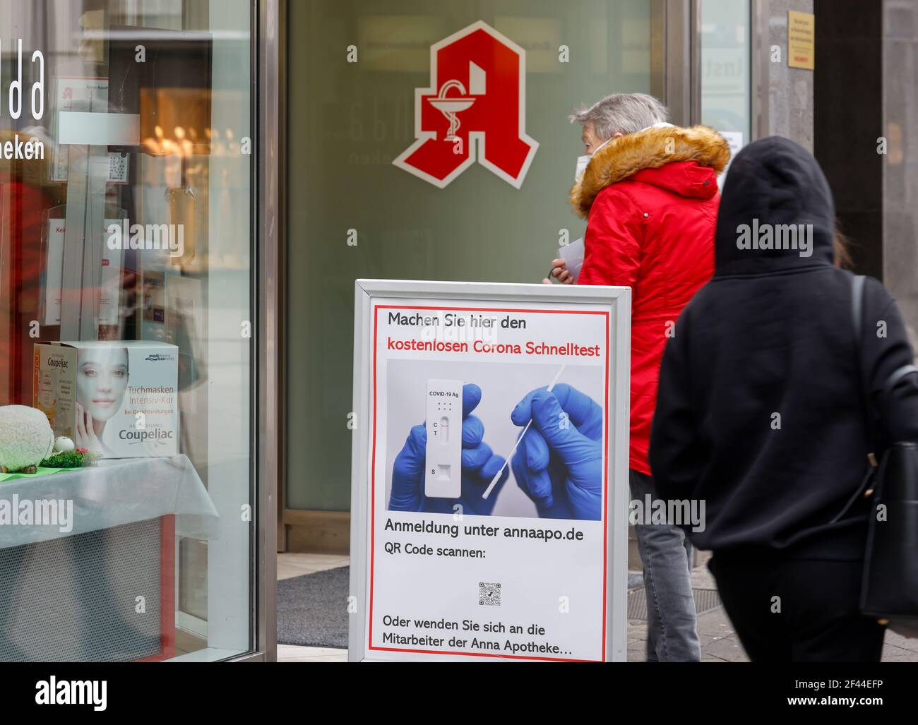 DŸren, Nordrhein-Westfalen, Deutschland - Apotheke bietet ...