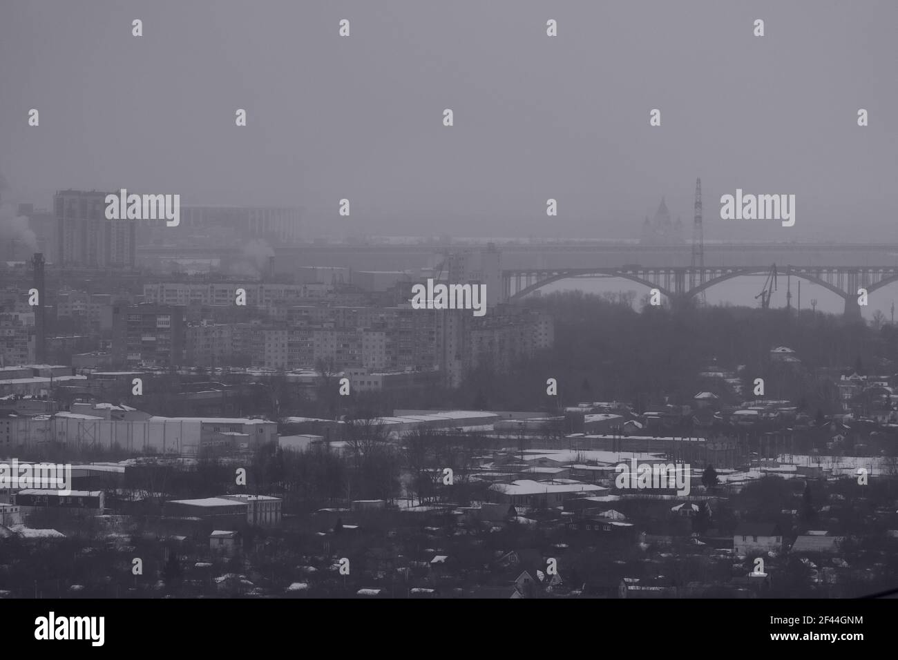 Das ökologische Problem der Großstädte. Smog in der Luft. Umweltverschmutzung Stockfoto