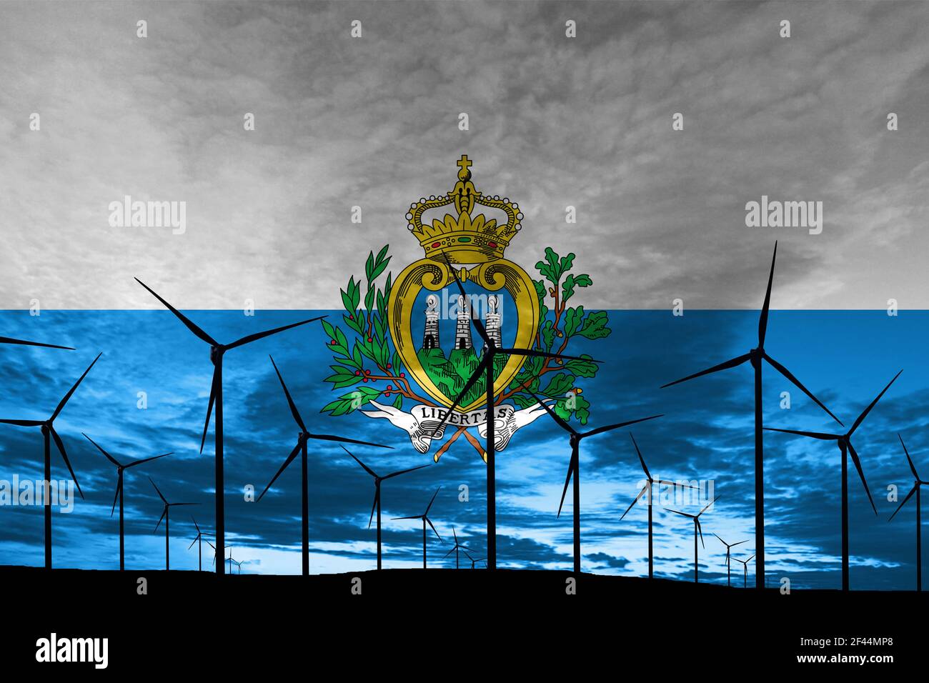 San Marino Flagge Windpark bei Sonnenuntergang, nachhaltige Entwicklung, erneuerbare Energie Windkraftanlagen Stockfoto