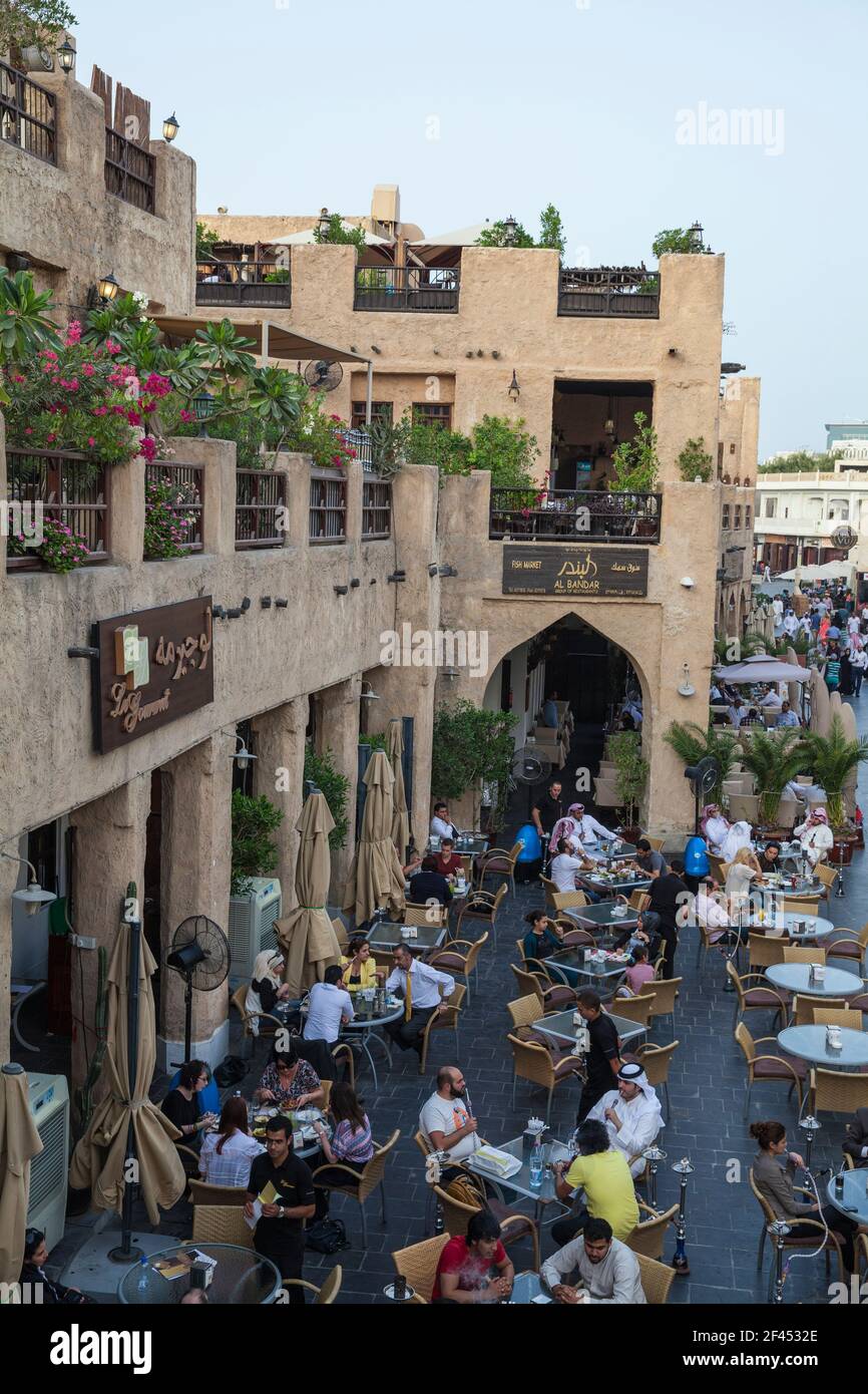 Katar, Doha, Restaurants im Souk Waqif Stockfoto