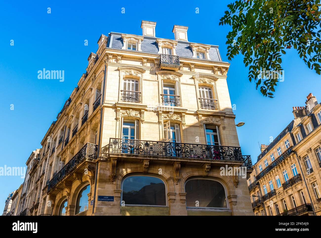 Fassade von Bordeaux Gebäude, New Aquitaine in Frankreich Stockfoto
