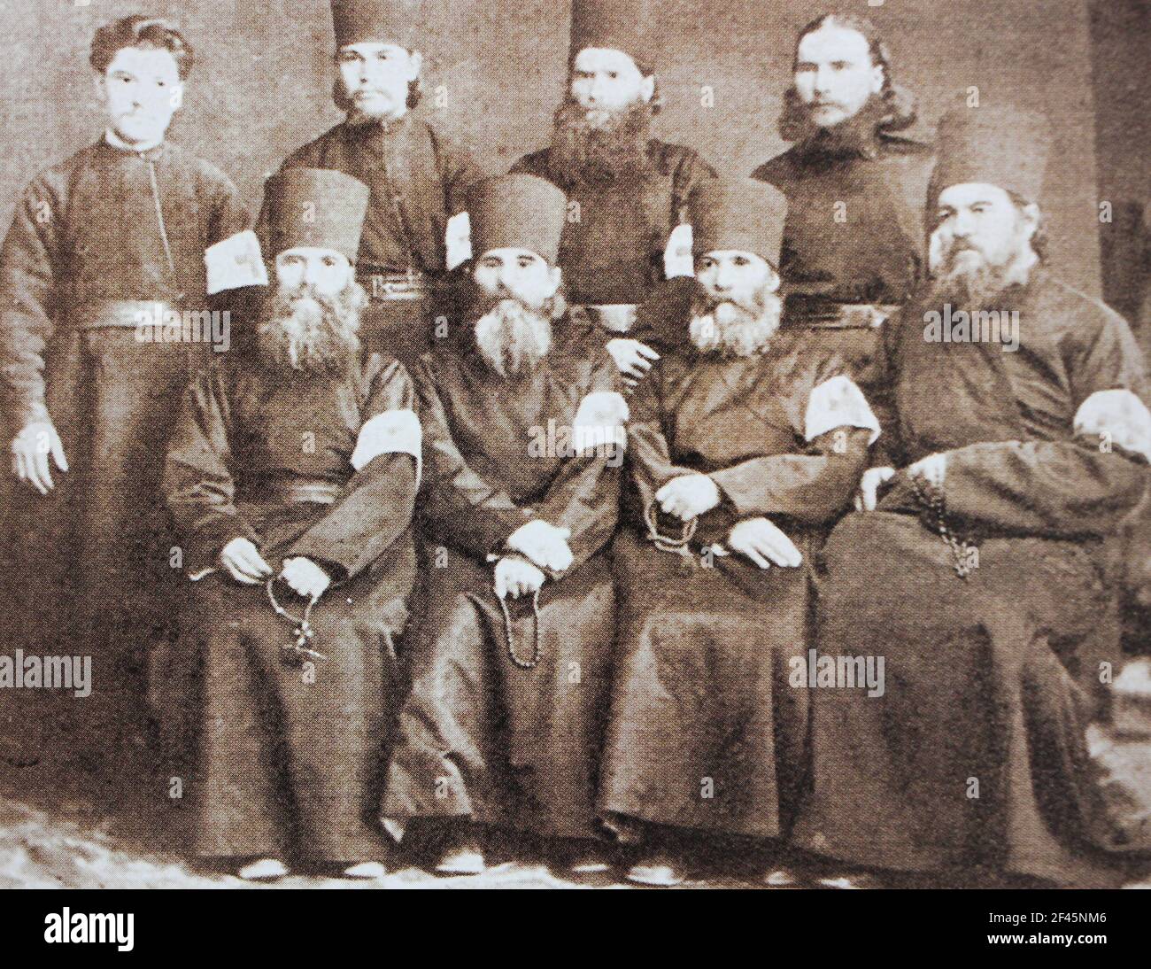 Mönche-Orderlies aus dem Kloster des Neuen Athos in einem Frontkrankenhaus an der kaukasischen Front während des russisch-türkischen Krieges. Stockfoto