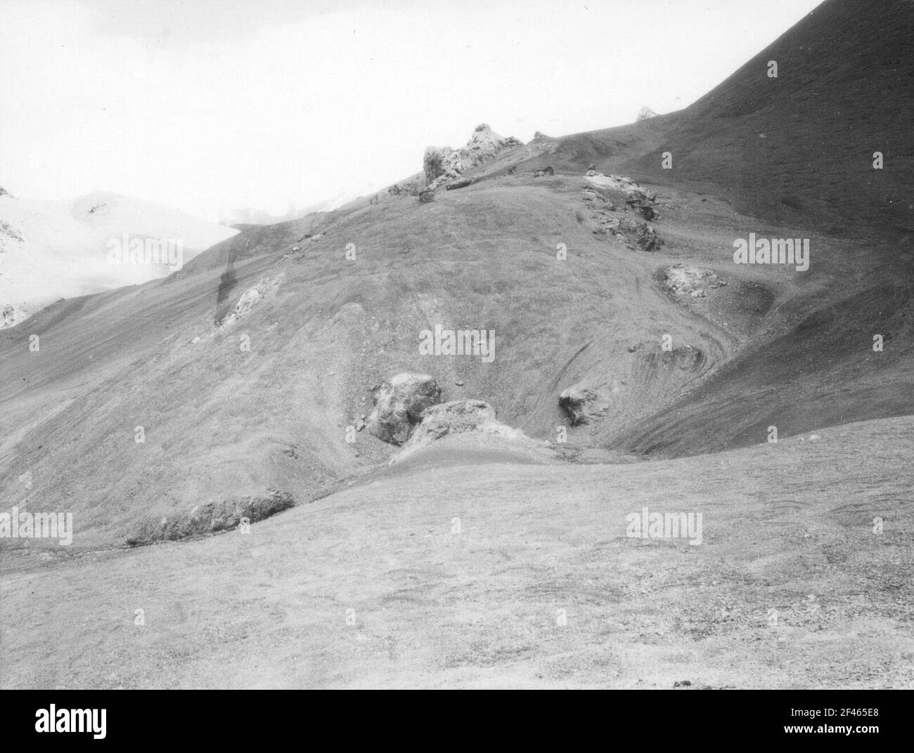 Indien. Kaschmir. Ladakh. Karakorum. Lokale Sung-Kette, Karataggh-Gruppe aus dem Pass der "dunklen roten Kette" (aus Nordwesten) Stockfoto