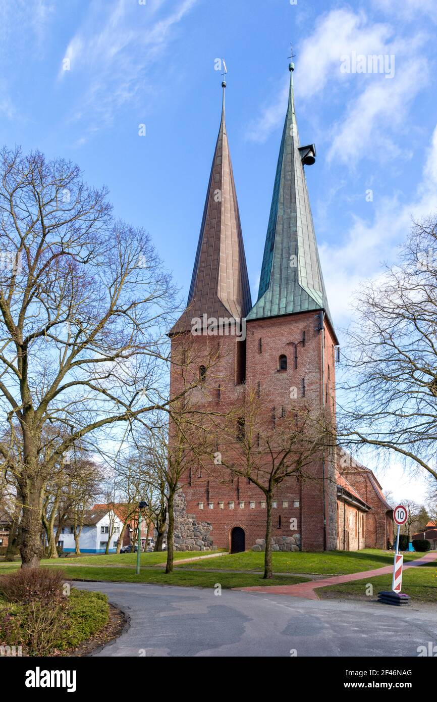 13th Jahrhundert evangelische Kirche St. Nicolai in Altenbruch, Teil der Stadt Cuxhaven Stockfoto
