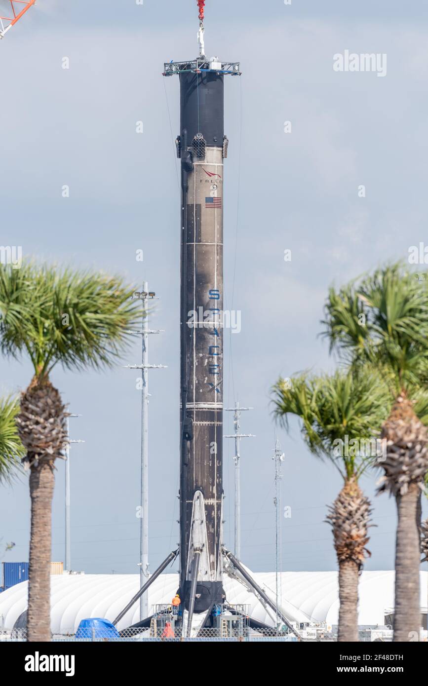 SpaceX Falcon 9 Rocket Booster B1051 in Port Canaveral, FL am 18. März 2021. Stockfoto