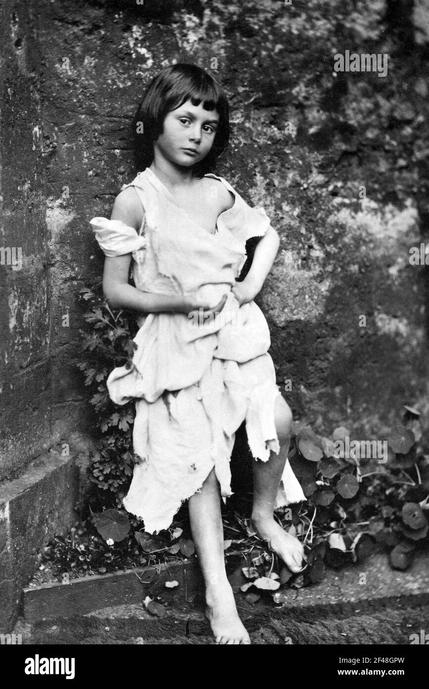 Lewis Carroll. Porträt von Alice Liddell (die Inspiration für Alice im Wunderland), Alice Liddell als "die Bettelmädchen", von dem englischen Schriftsteller und Fotografen Lewis Carroll (Charles Lutwidge Dodgson, 1832-1898), 1858 Stockfoto