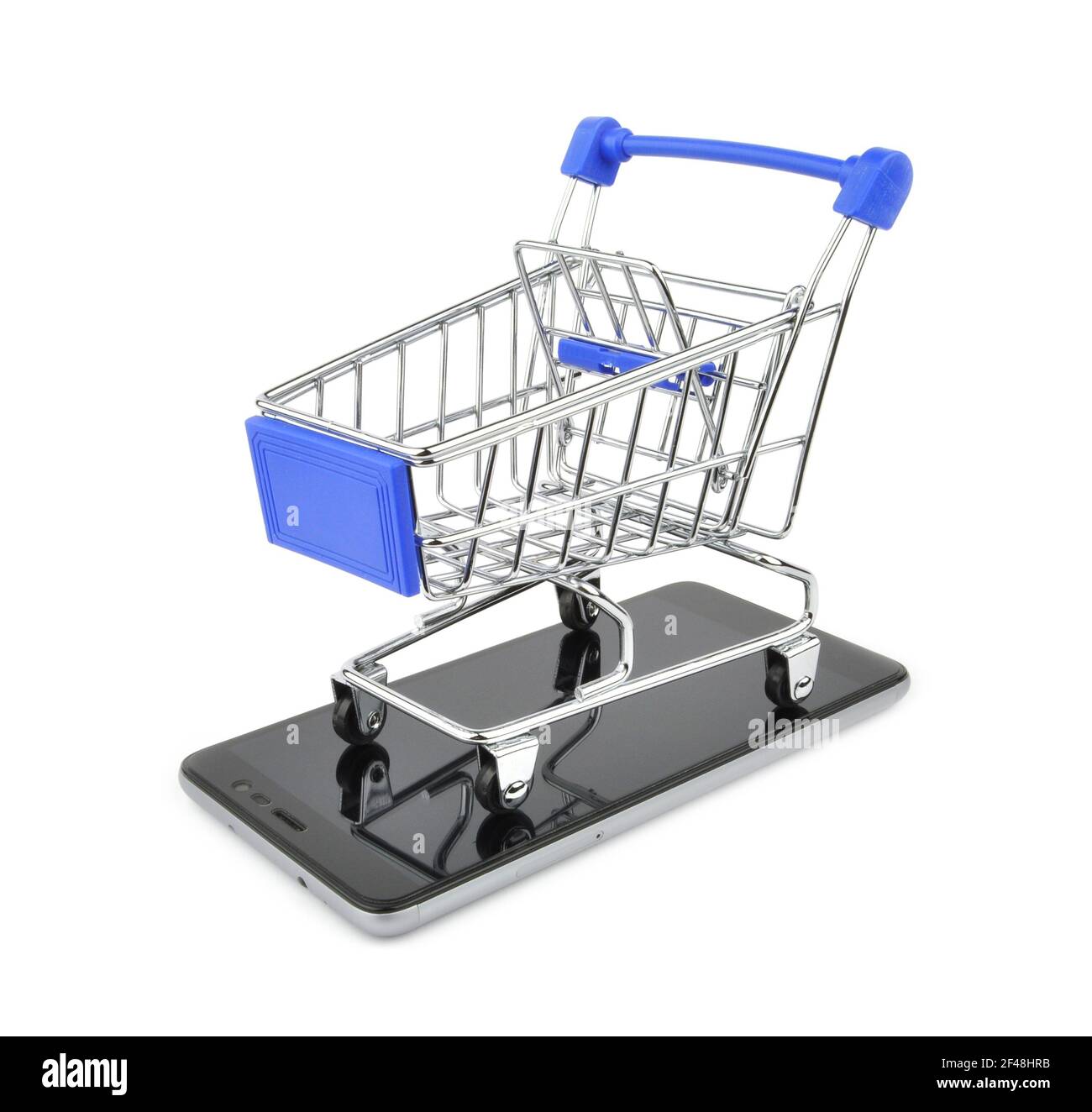 Warenkorb und online, mobil einkaufen. Konzept Online-Shopping. Online-Banking, bargeldloses Zahlungskonzept. Stockfoto