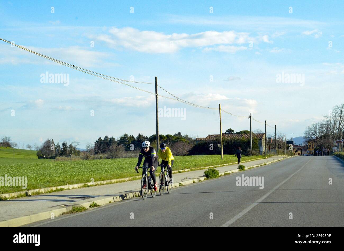 Rimini, Italien. März 2021, 19th. Rimini (ITA), 26/03/2021 - COVID-19/MOVIMENTACAO/RIMINI/ITALIA - E pouco a movimentacao pelas ruas da cidade nesta Sexta-feira Credit: Josi Donelli/TheNEWS2/ZUMA Wire/Alamy Live News Stockfoto