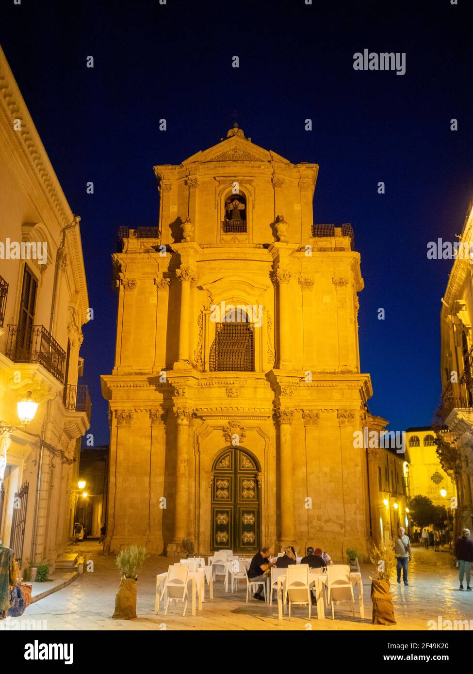 Chiesa di San Michele Arcangelo bei Nacht, Scicli Stockfoto