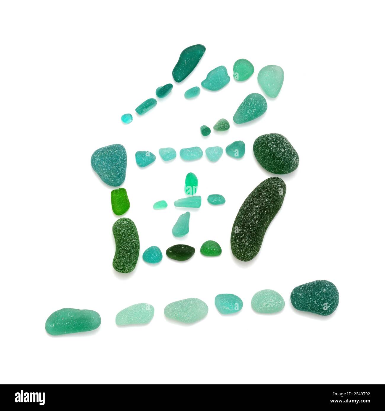 Meeresglas Mosaik, chinesisches Symbol yu, bedeutet Fisch, angeblich abgeleitet von einer Zeichnung von Fisch Skelett, Stücke von Meeresglas isoliert auf weißem Backgroun Stockfoto