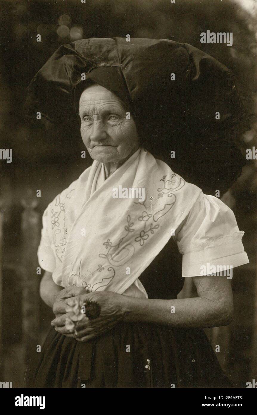 Schloss Spreewald. Frau in Kostüm Stockfoto