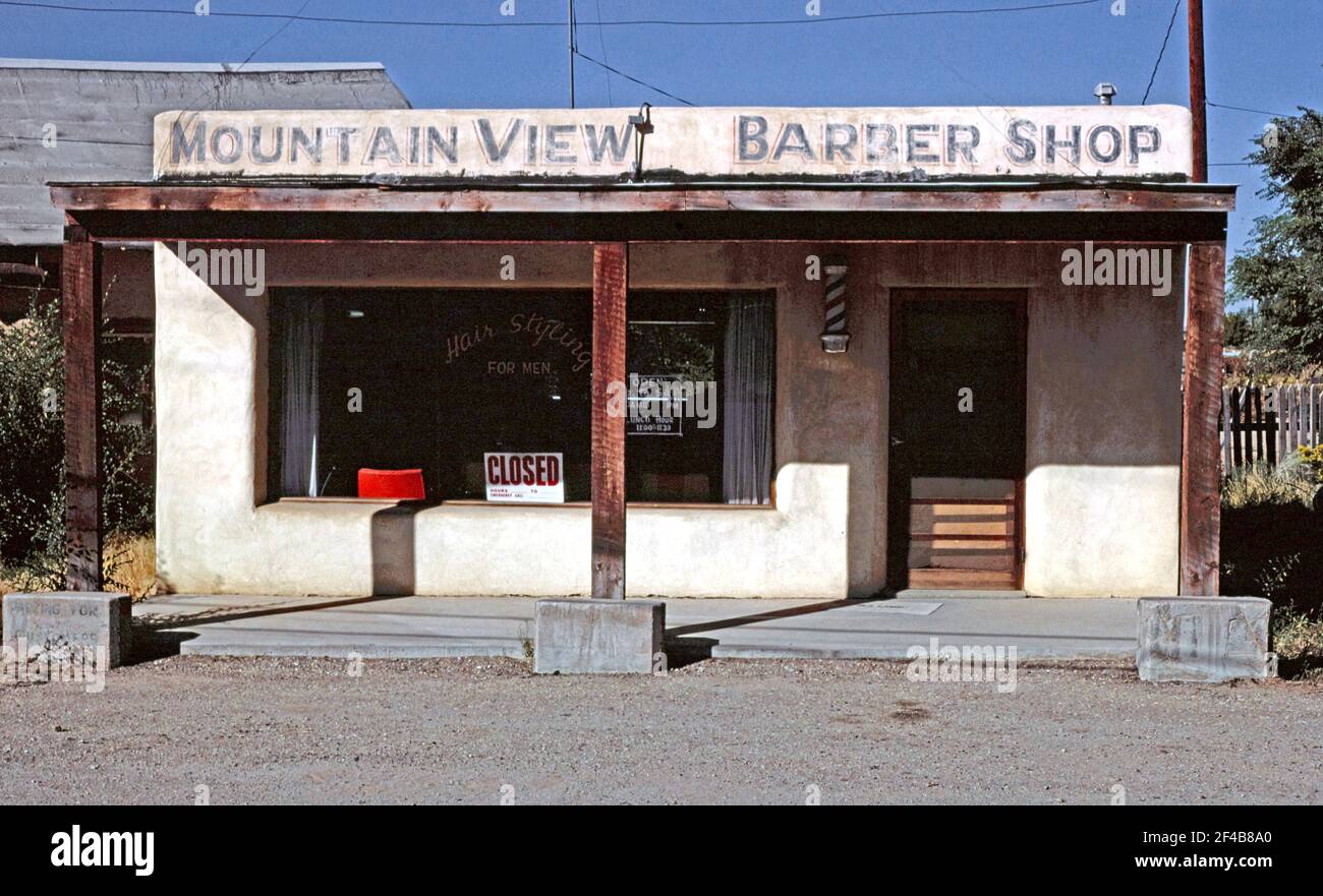 1980s Vereinigte Staaten - Mountain View Barber Shop El Prado New Mexico ca. 1980 Stockfoto